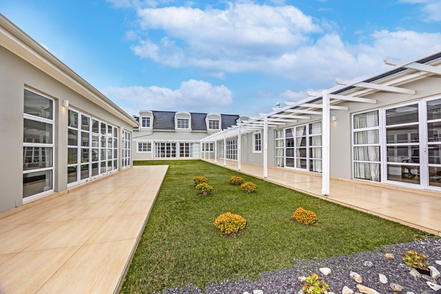 7 Bedroom Property for Sale in Flamingo Vlei Western Cape